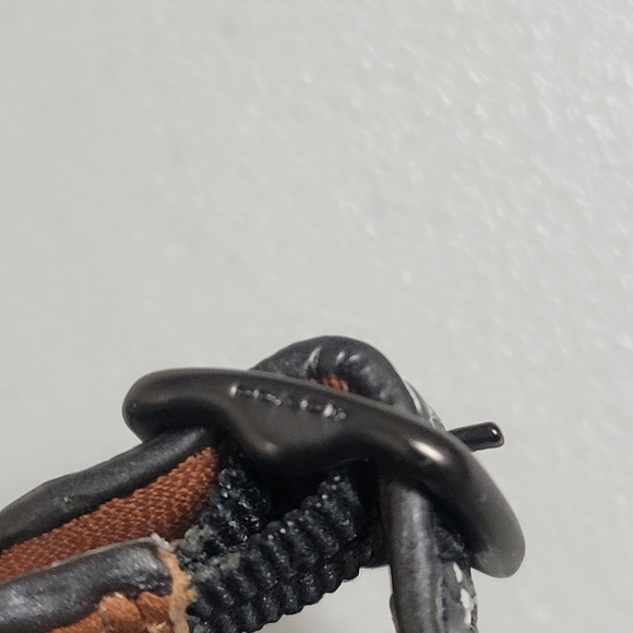 Coach Sandals With Coach Link Size 5B. - Picture 14 of 14